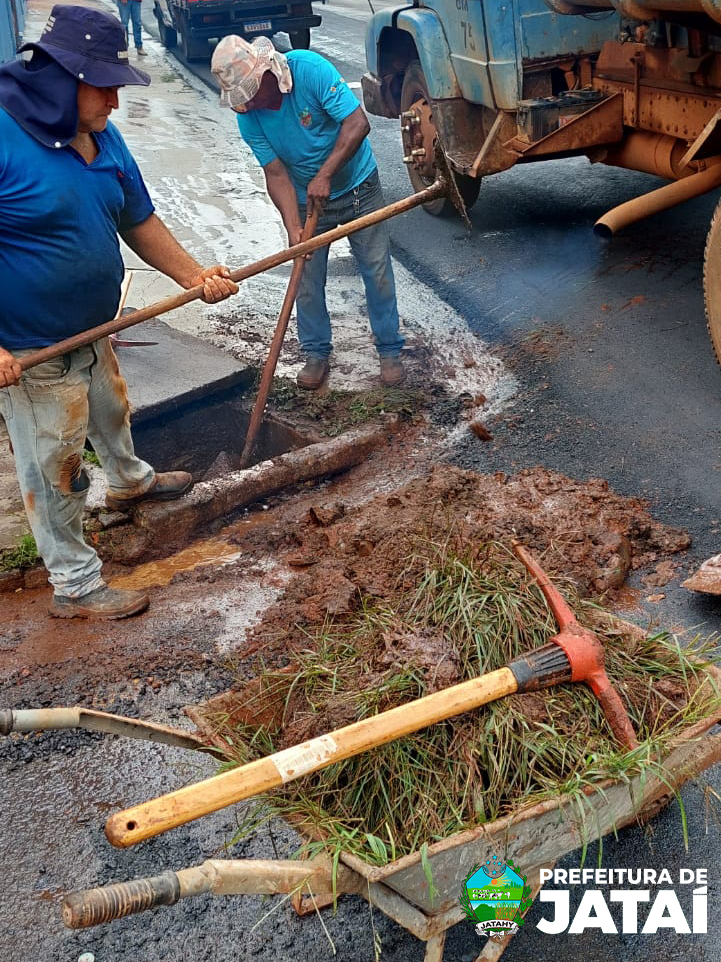 Zeladoria prepara sistema de drenagem para a época de chuvas