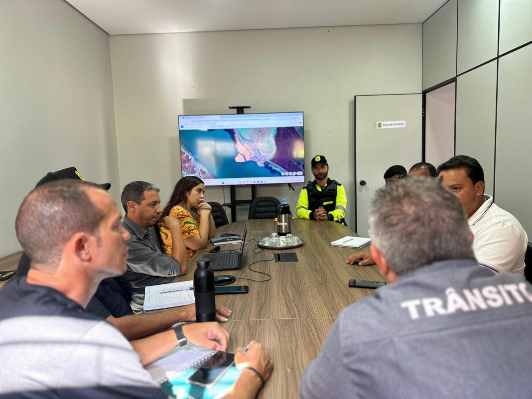 JATAÍ: REUNIÃO NA SMT DISCUTE TRANSPORTE PÚBLICO PARA O CARNAVAL NO LAGO BONSUCESSO | Prefeitura de Jataí